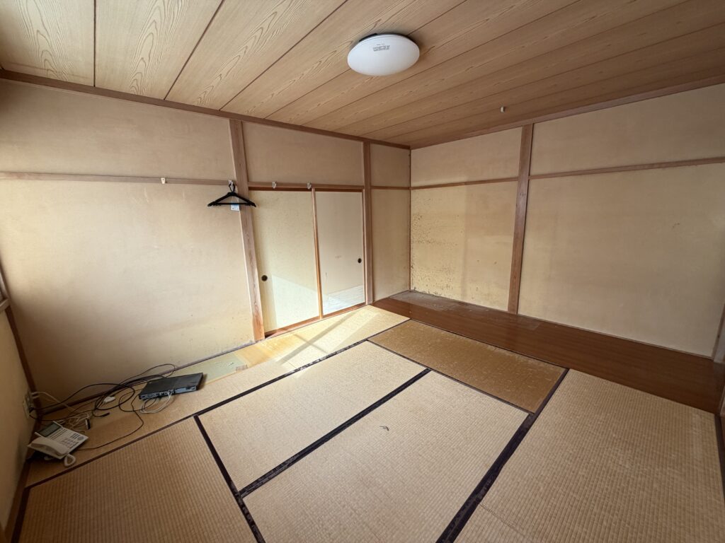 4-2. 寝室は素材で整える、和モダンの設えBefore